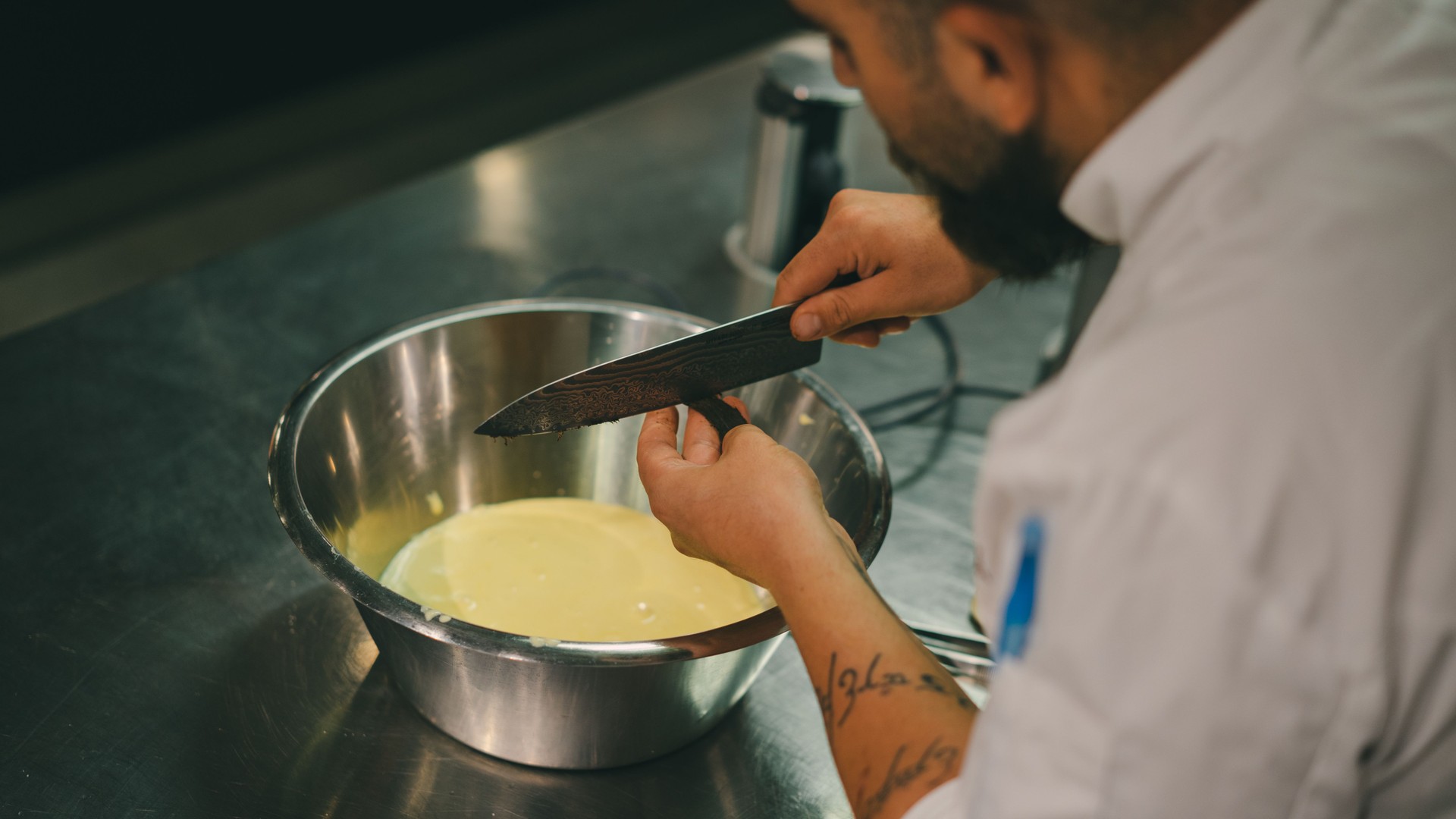 The chef puts vanilla in vanilla